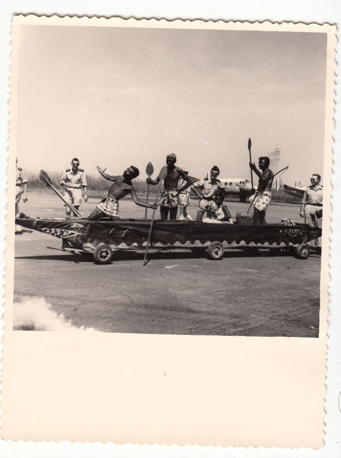 PHOTO MILITAIRE AFRIQUE AEROPORT ST ELOI DEFILE DECEMBRE 1962 401208297555