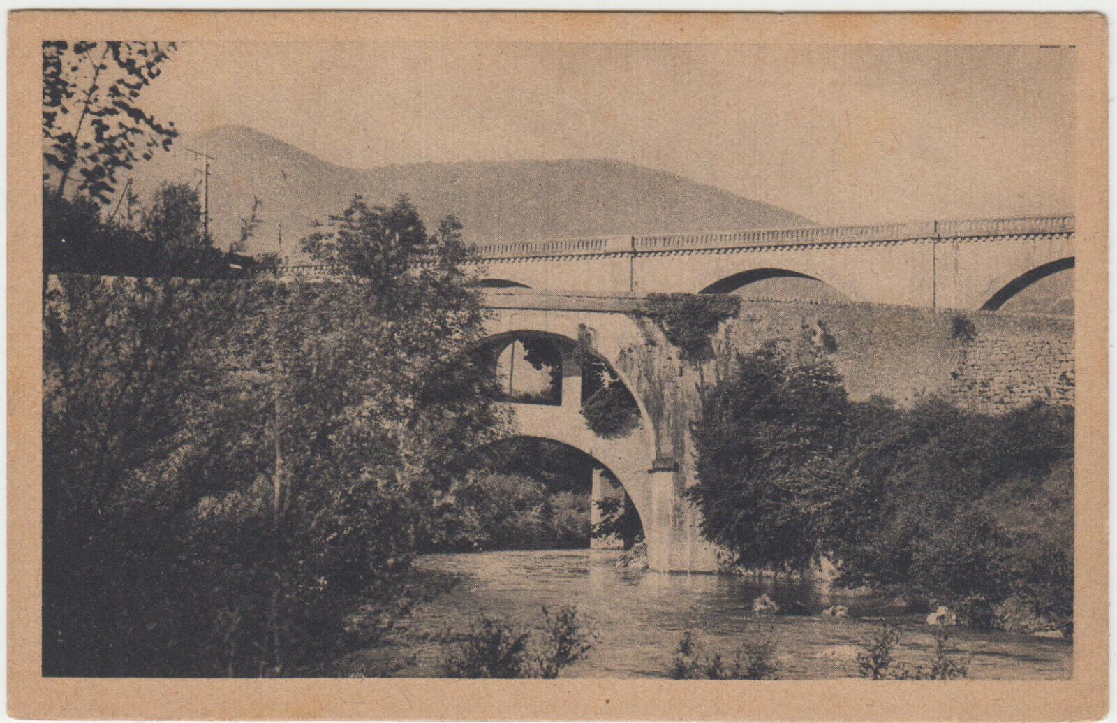 CARTE POSTALE ARUDY LE PONT ROMAIN ET LE VIADUC 401893361786