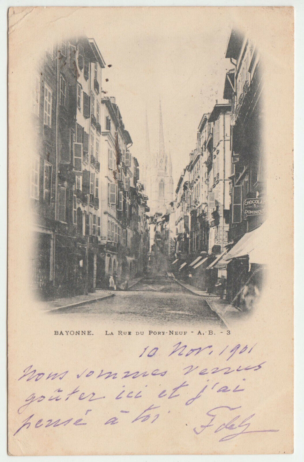 CARTE POSTALE BAYONNE LA RUE DU PORT NEUF 402107913676