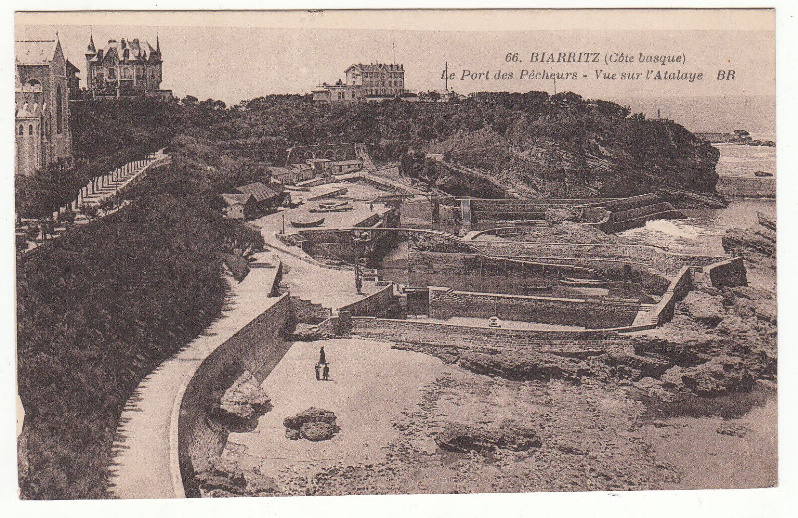 CARTE POSTALE BIARRITZ LE PORT DES PECHEUR VUE SUR LATAYE