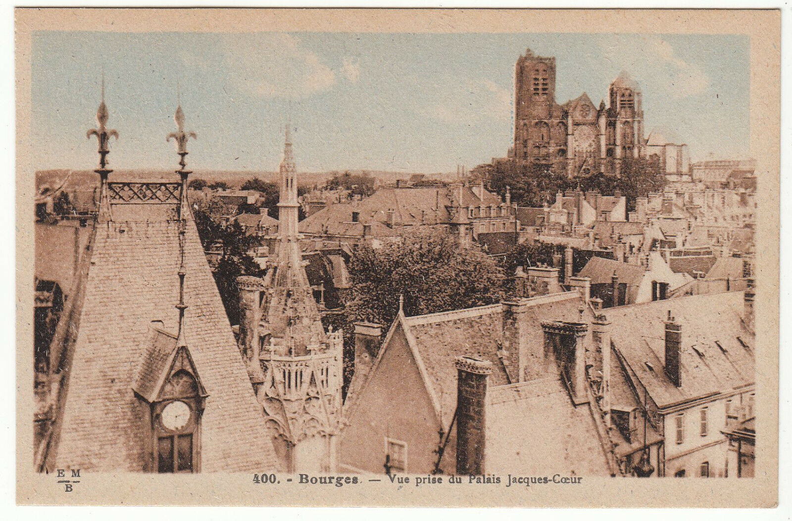 CARTE POSTALE BOURGES VUE PRISE DU PALAIS DE JACQUES COEUR 124015606616