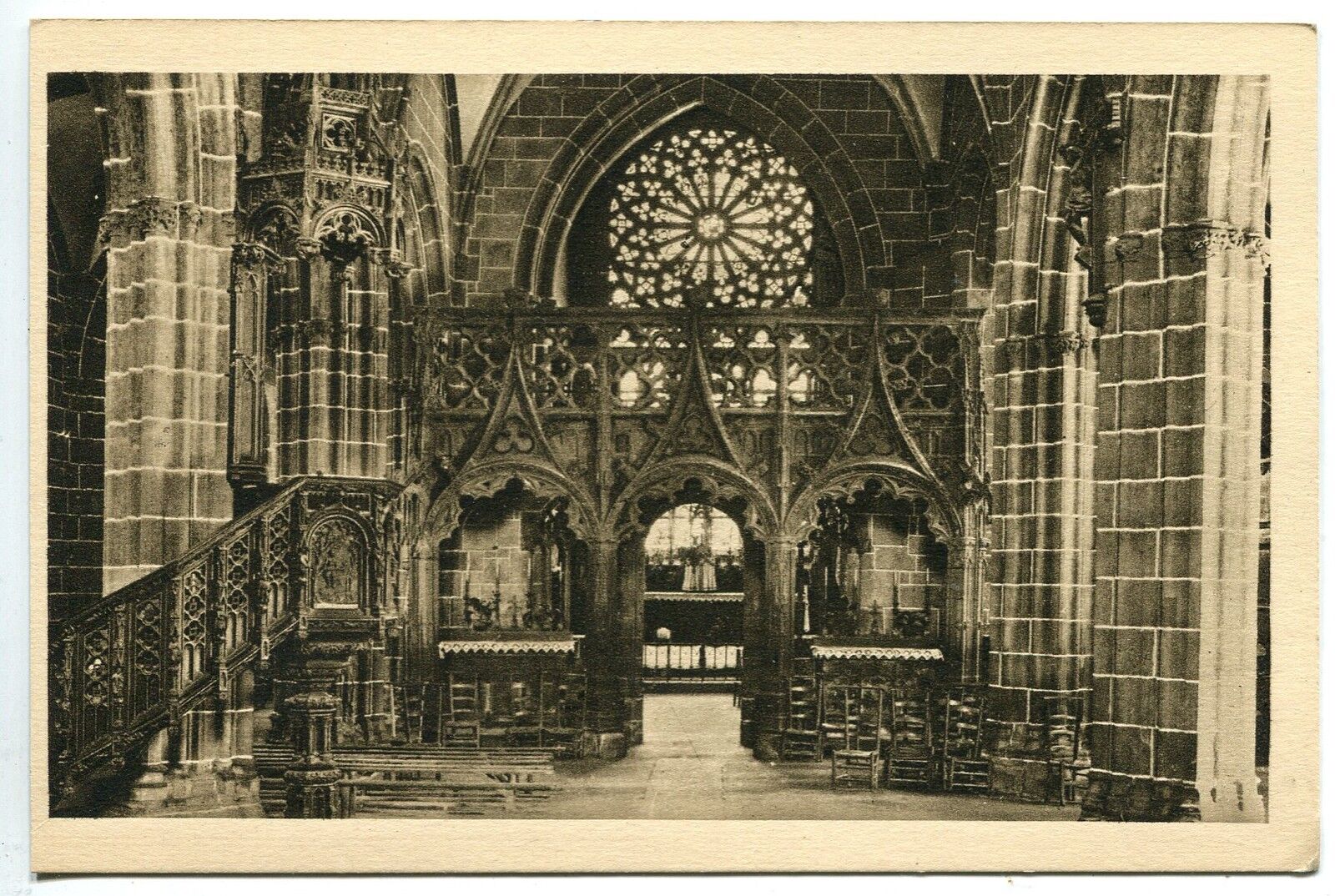 CARTE POSTALE LE FOLGOET VUE INTERIEURE DE L EGLISE LE JUBE ET CHAIRE A PRECHER 121235811376