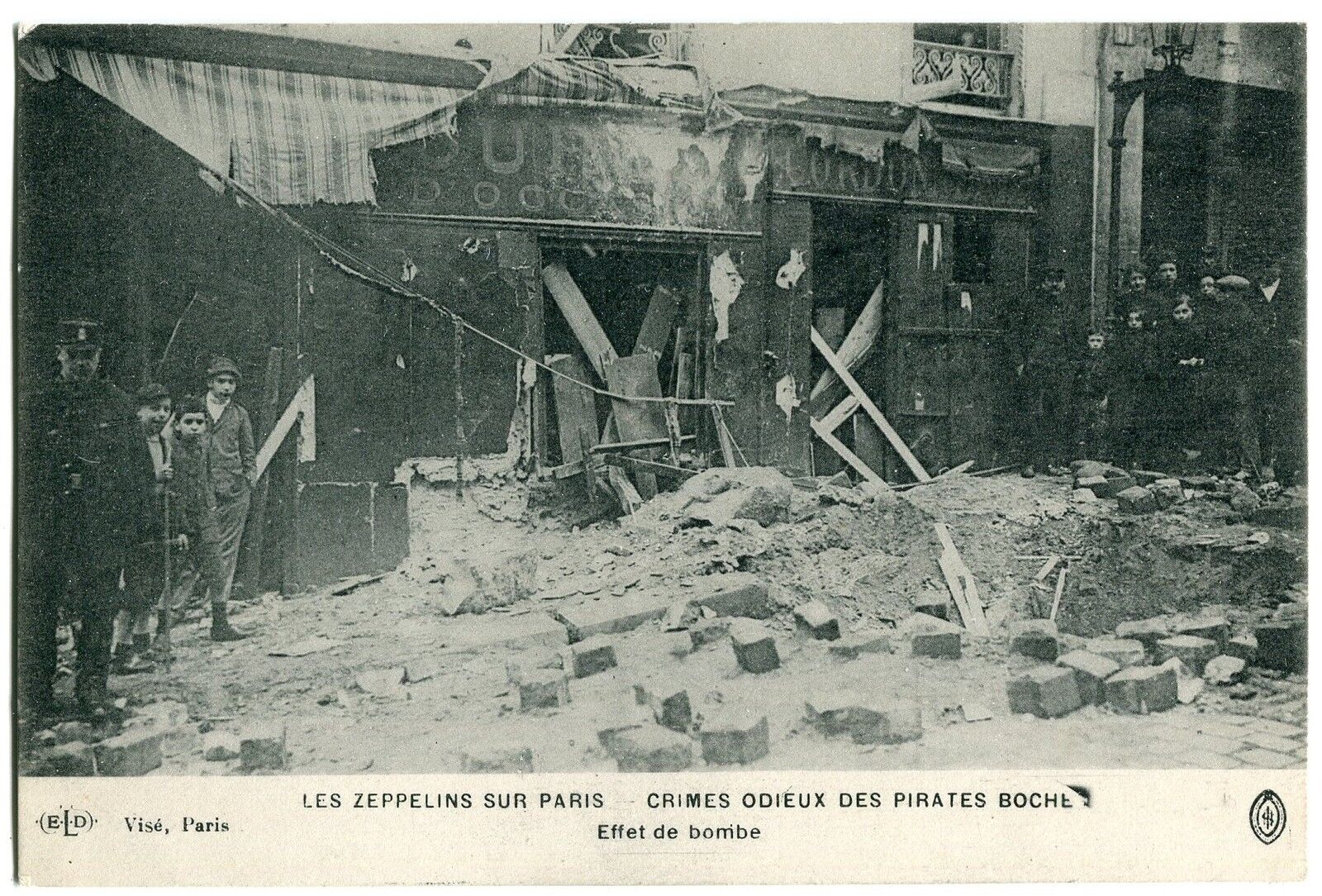 CARTE POSTALE LES ZEPPELINS SUR PARIS CRIMES PIRATES BOCHES EFFET DE BOMBE 121377850846