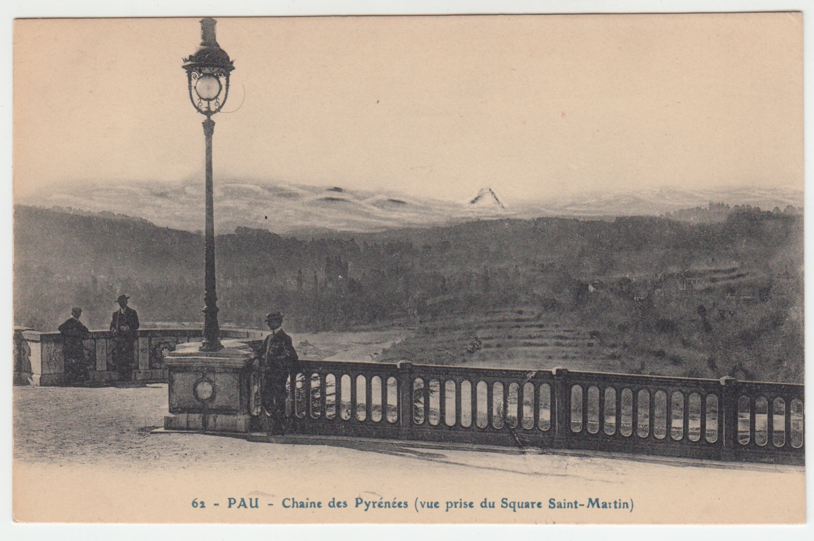 CARTE POSTALE PAU CHAINE DES PYRENEES VUE PRISE DU SQUARE SAINT MARTIN 402763465116