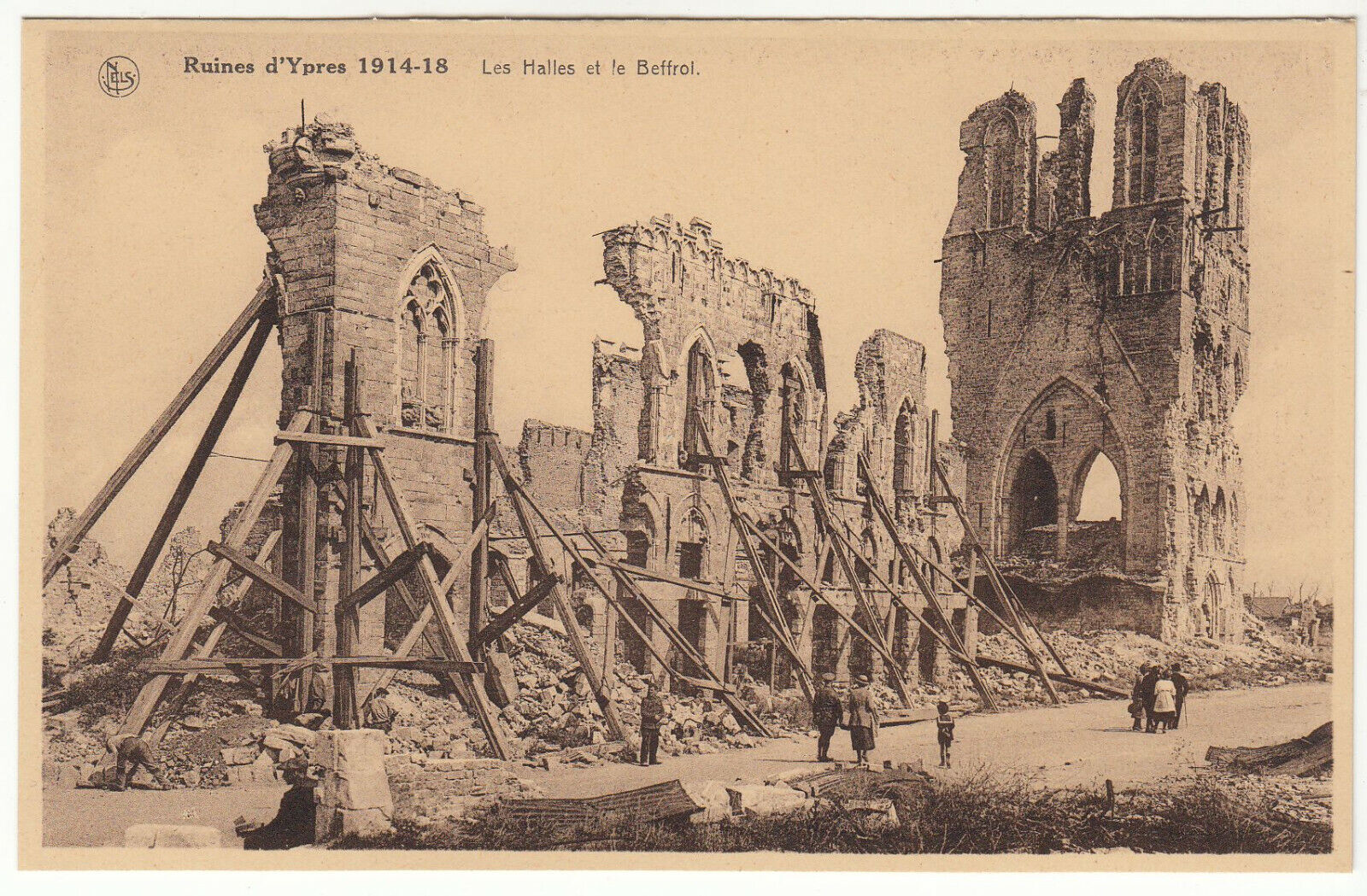 CARTE POSTALE RUINES D YPRES 14 18 LES HALLES ET LE BEFFROI 124011748946