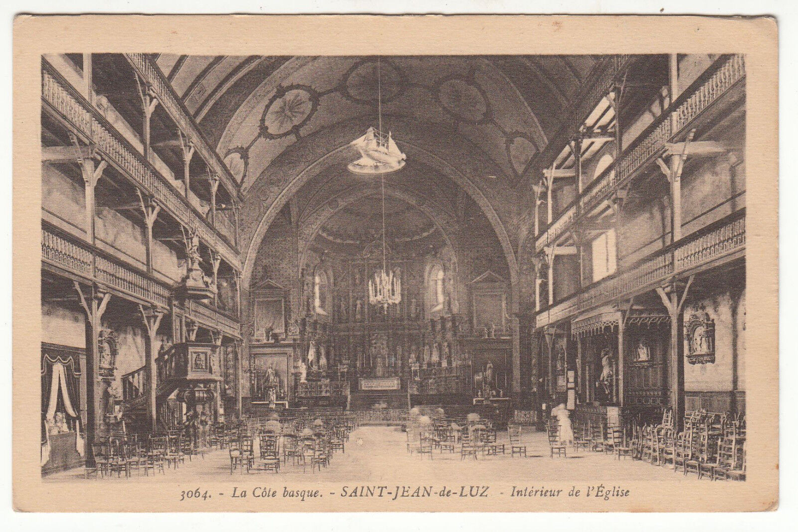 CARTE POSTALE SAINT JEAN DE LUZ INTERIEUR DE LEGLISE 122358875036