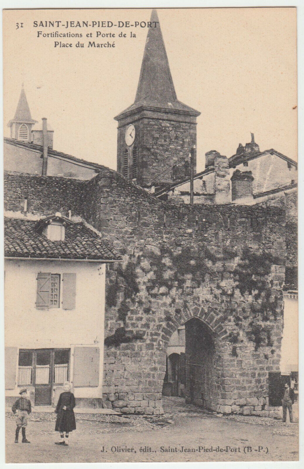 CARTE POSTALE SAINT JEAN PIED DE PORT FORTIFICATIONS ET PORTE DE LA PLACE MARCHE 124116215106