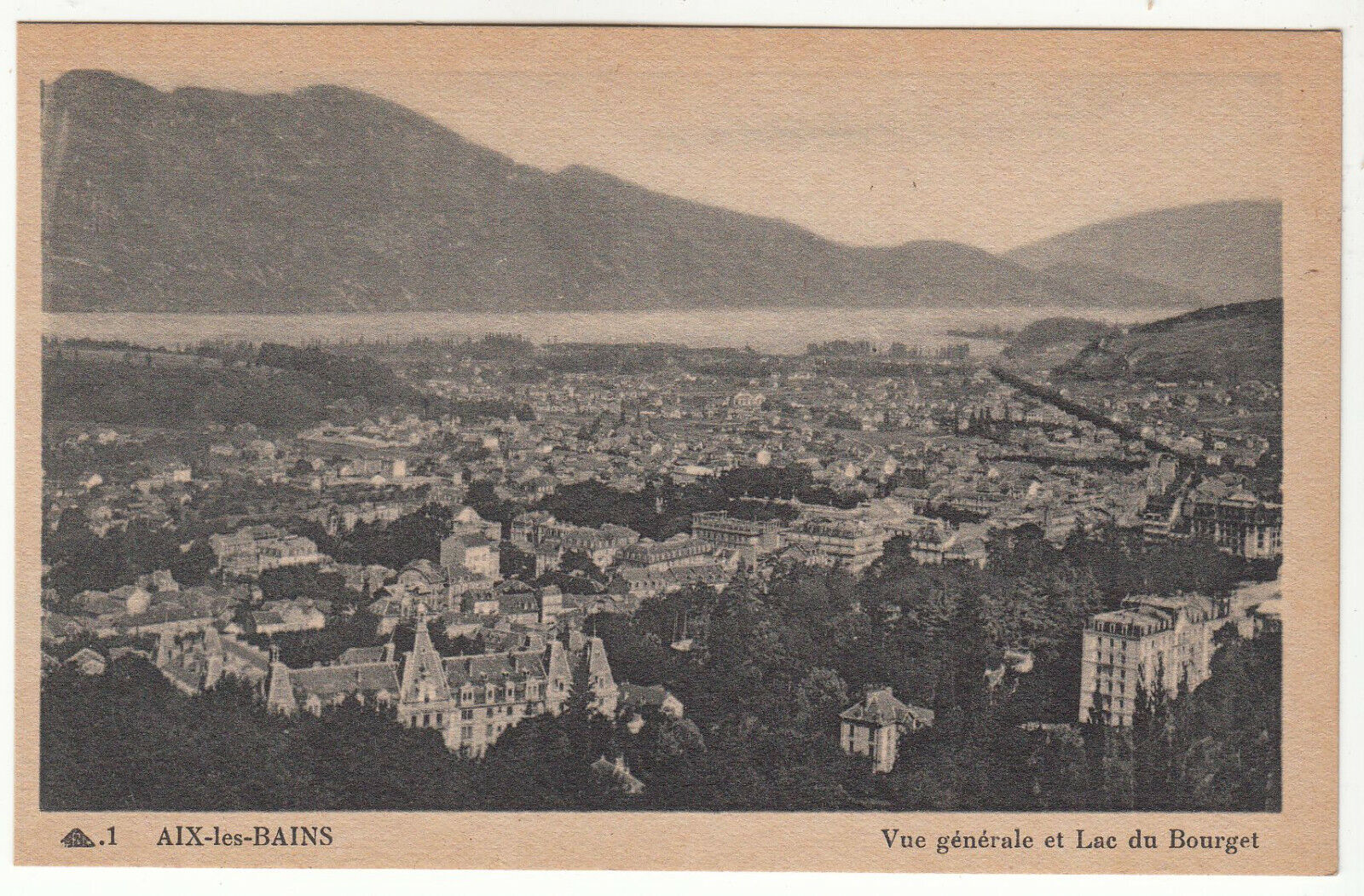 CARTE POSTALE AIX LES BAINS VUE GENERALE ET LE LAC BOURGET 124014037107