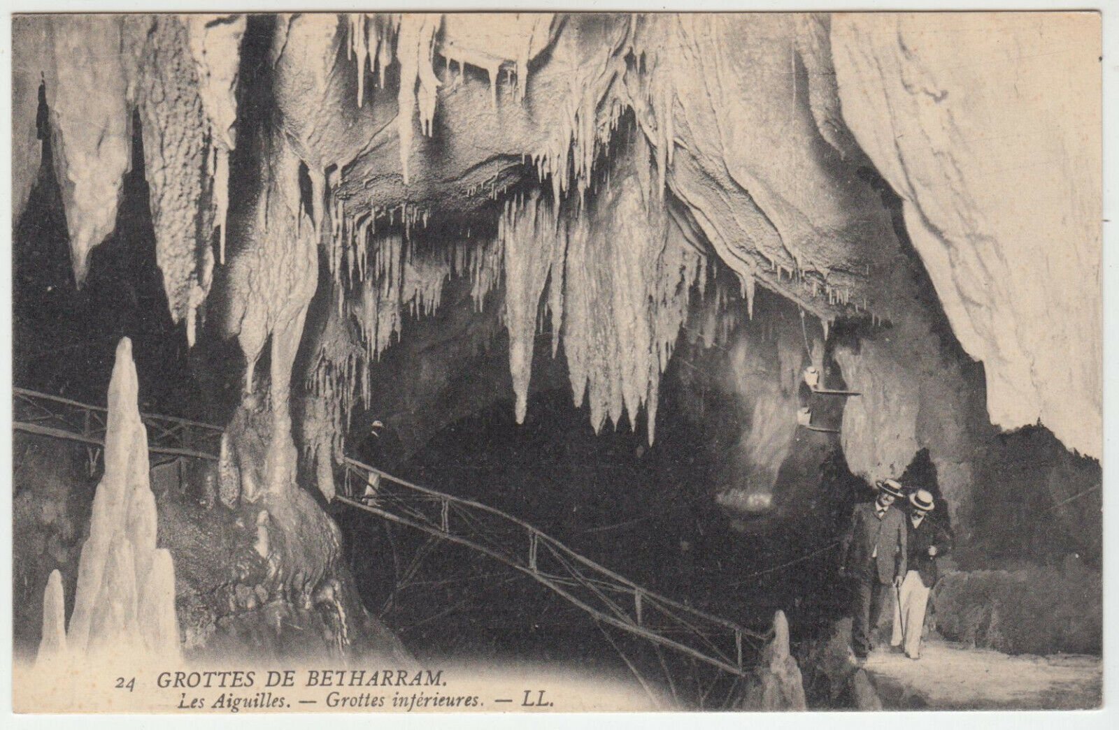 CARTE POSTALE GROTTE DE BETHARRAM LES AIGUILLES 402109102757