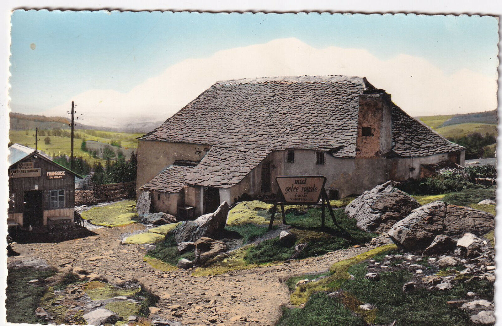 CARTE POSTALE LA FERME DE LA LOIRE AU PIED DU GERBIER DE JONC 125197464787