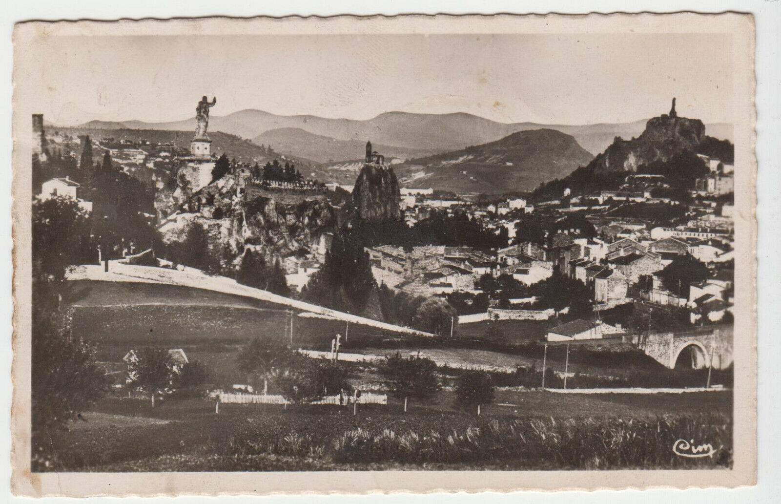 CARTE POSTALE LE PUY VUE GENERALE 123944667657