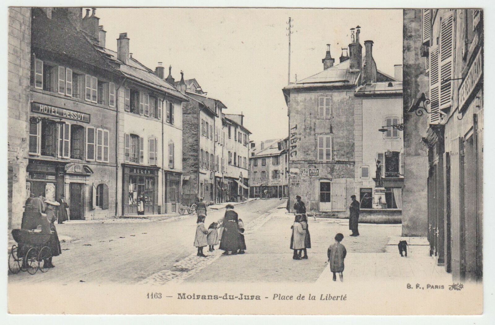 CARTE POSTALE MOIRANS DU JURA PLACE DE LA LIBERTE 124185927147