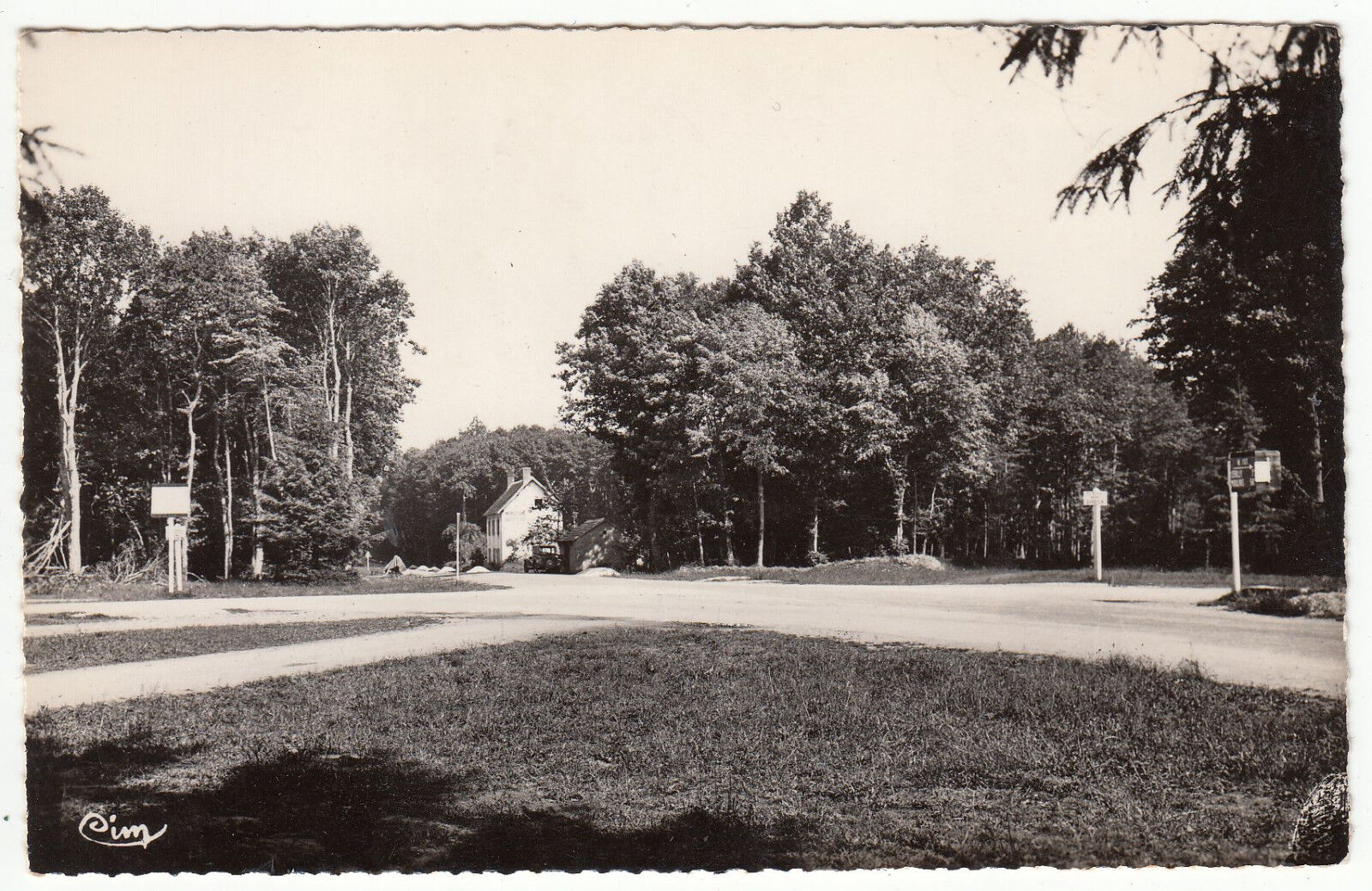 CARTE POSTALE ST BONNET TRONCAIS LE ROND GARDIEN 122613376617