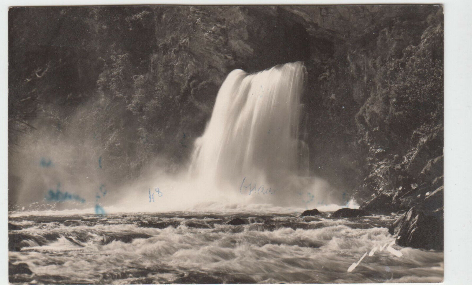 CARTE POSTALE VALLEE D OSSAU ROUTE DE LARUNS COL D AUBISQUE CASCADE DU HOURAT 123914944687