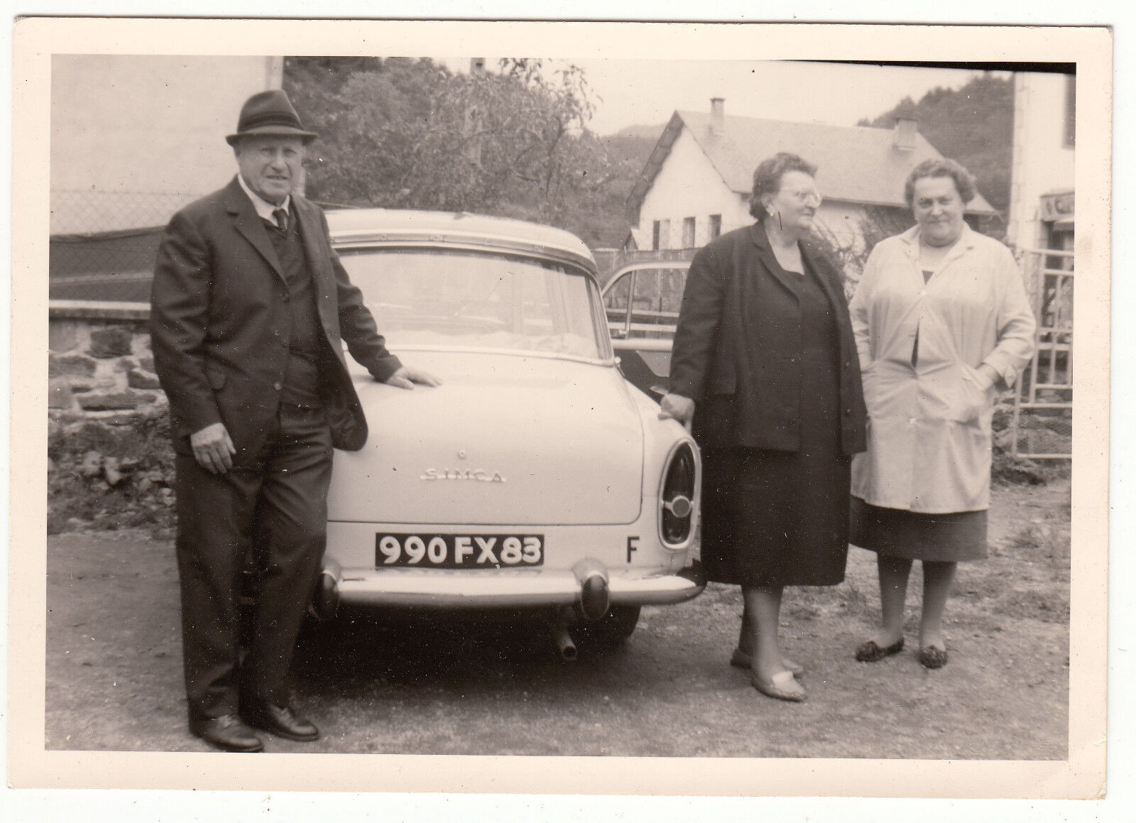 PHOTO VOITURE SIMCA JOUR DE DEPART DU CANTAL 1966 401280307087