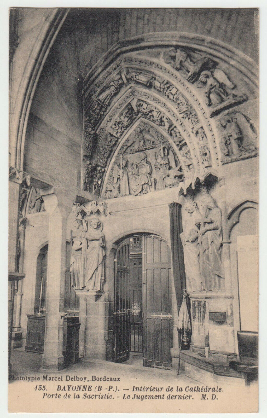 CARTE POSTALE BAYONNE INTERIEUR DE LA CATHEDRALE PORTE DE LA SACRISTIE 402109064728