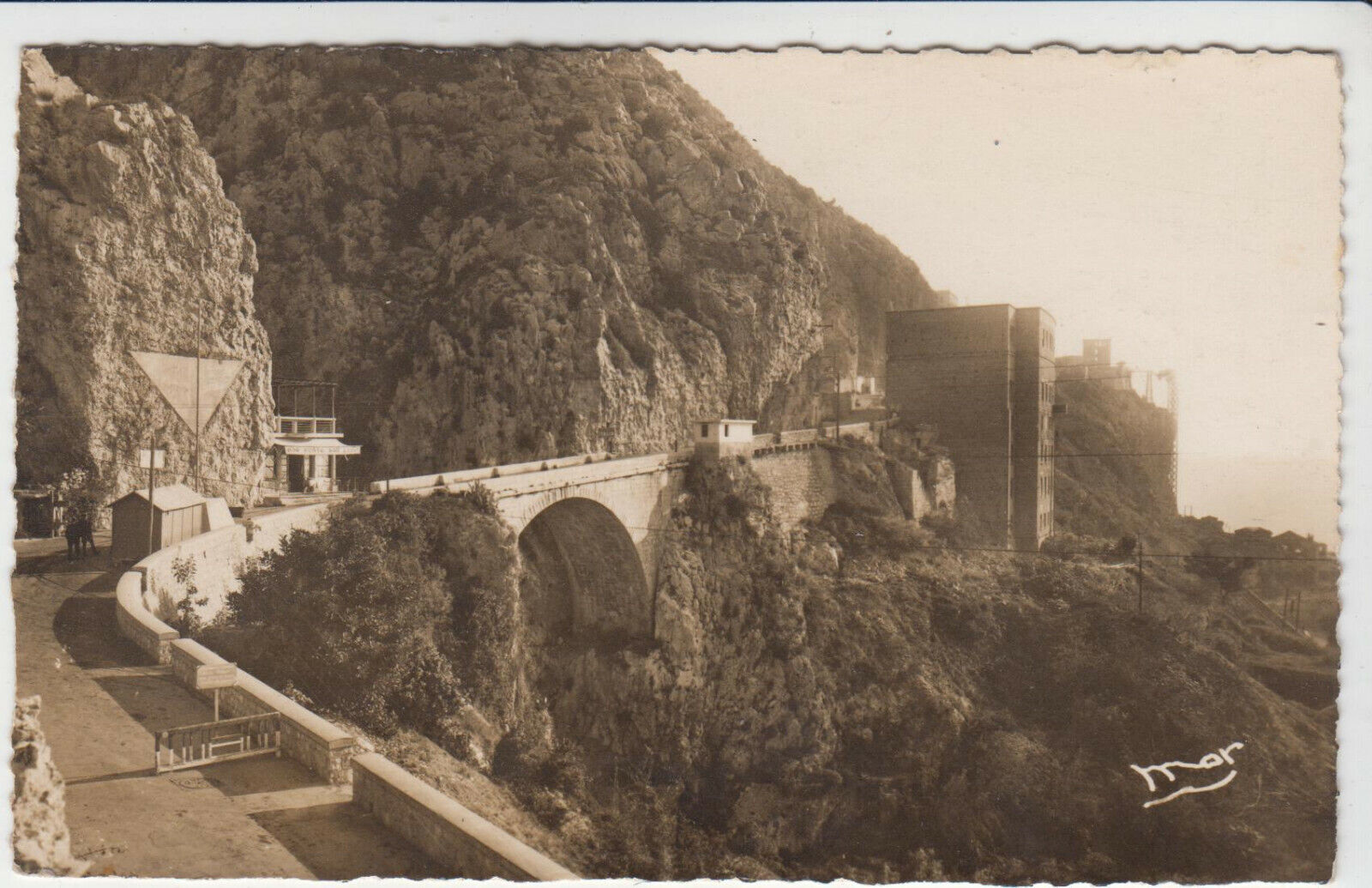 CARTE POSTALE FRONTIERE FRANCO ITALIENNE LE PONT SAINT LOUIS 401908069448