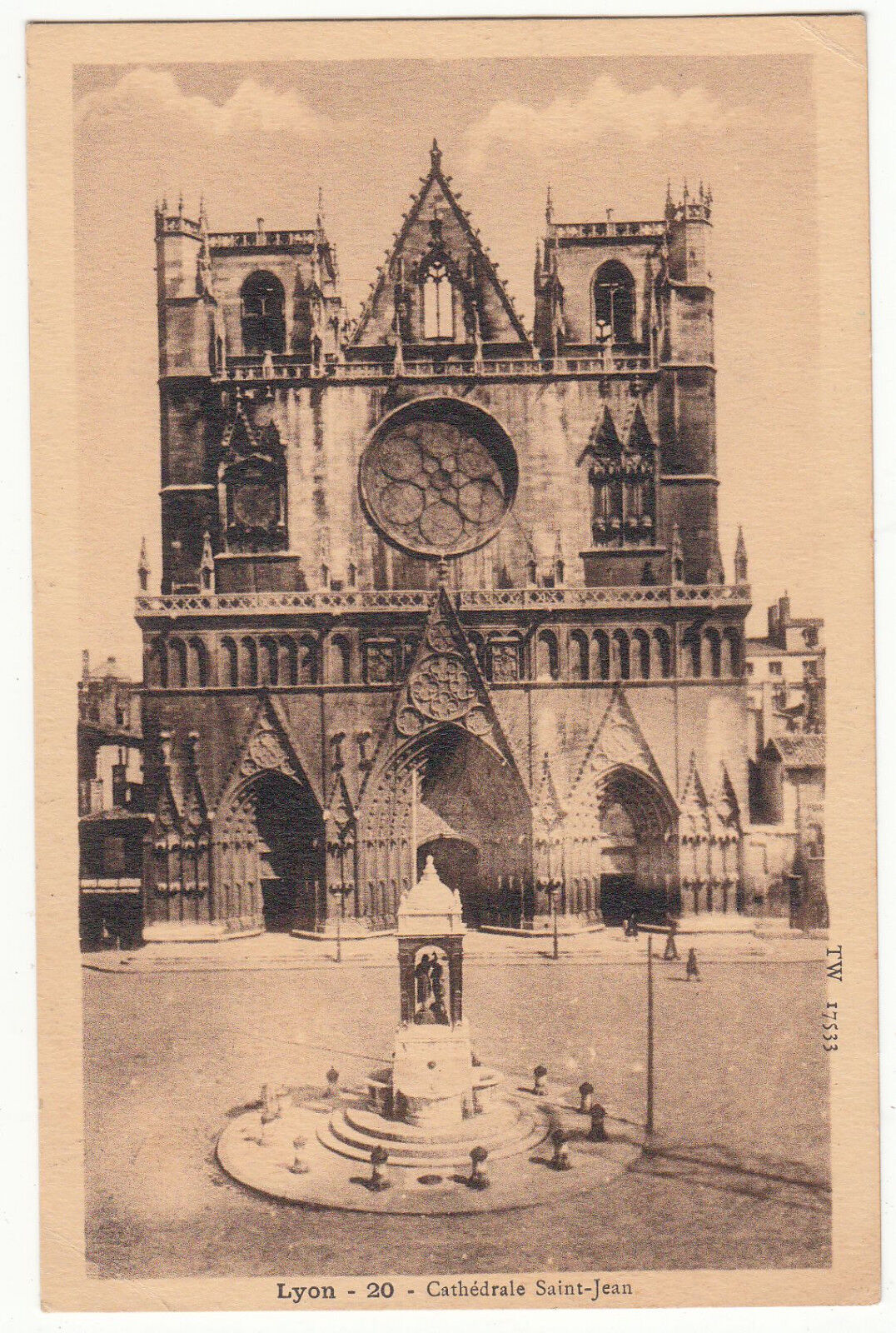 CARTE POSTALE LYON CATHEDRALE SAINT JEAN 401219418218