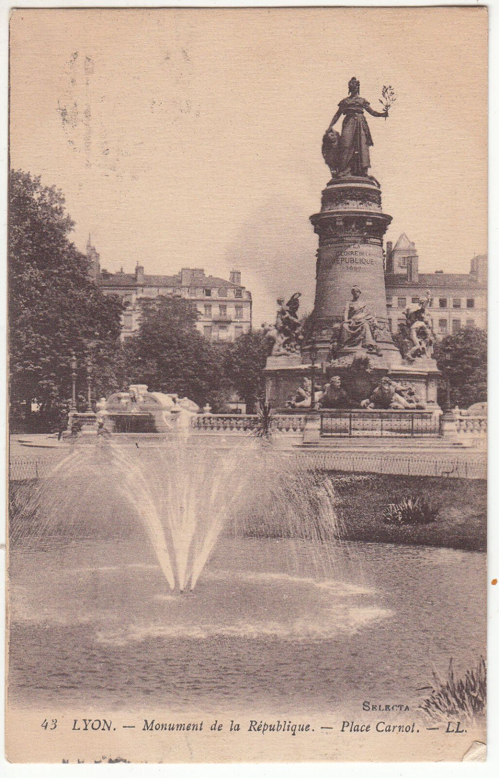 CARTE POSTALE LYON MONUMENT DE LA REPUBLIQUE PLACE CARNOT 401219418958