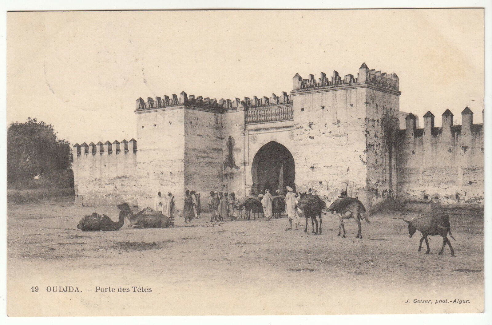 CARTE POSTALE OUDJDA PORTE DES TETES 123962497848