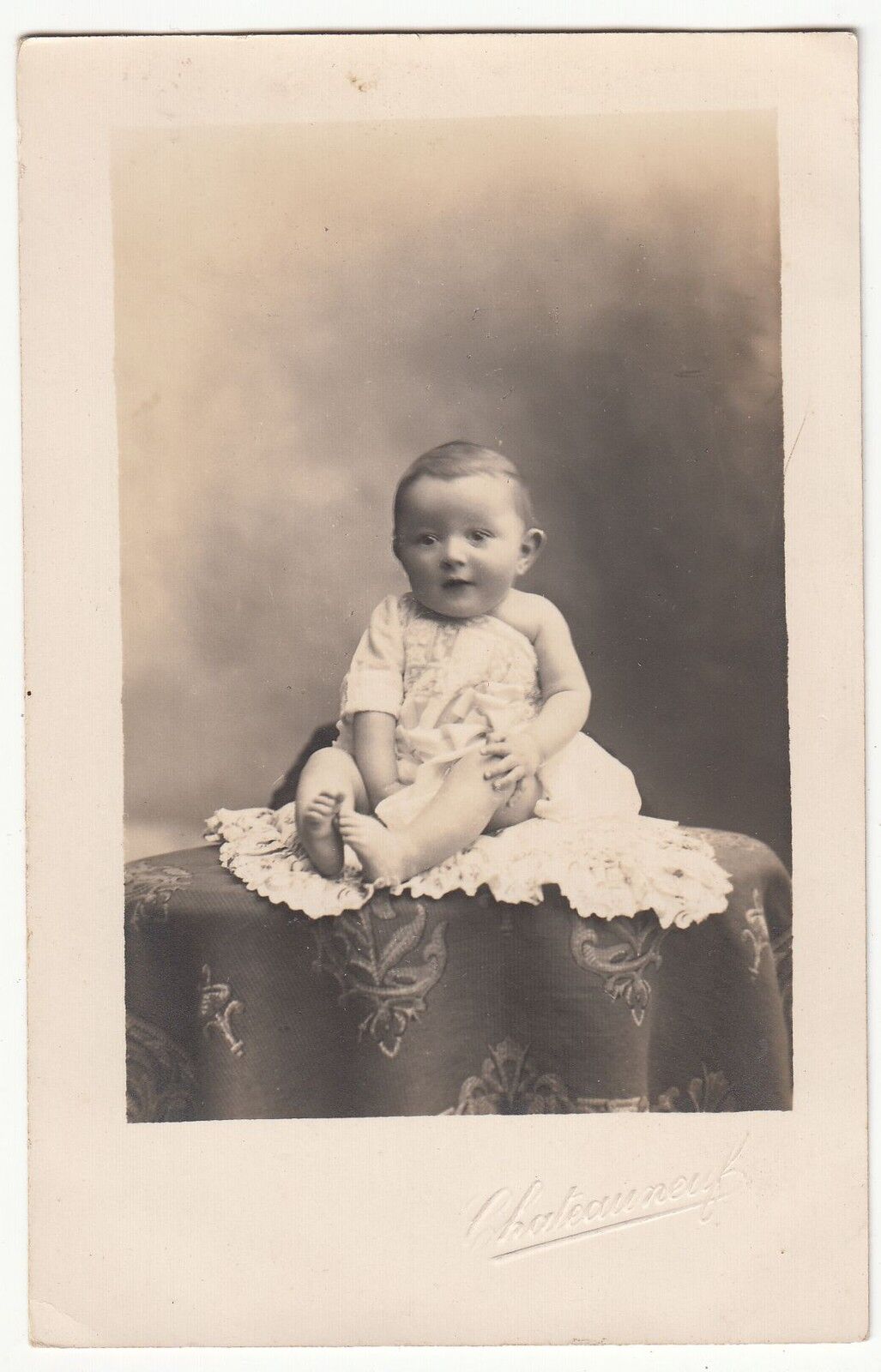 CARTE POSTALE PHOTO FAMILLE BEBE RAYMOND AVRIL 1913 121721924078