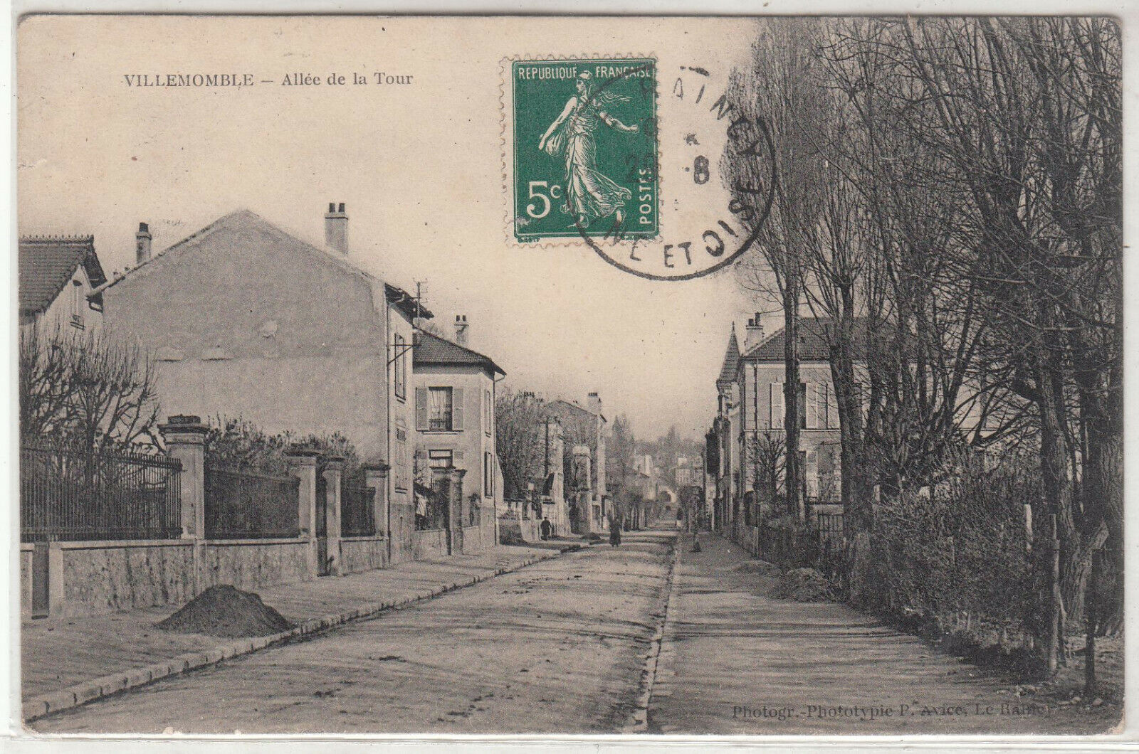 CARTE POSTALE VILLEMOMBLE ALEE DE LA TOUR 401940886268