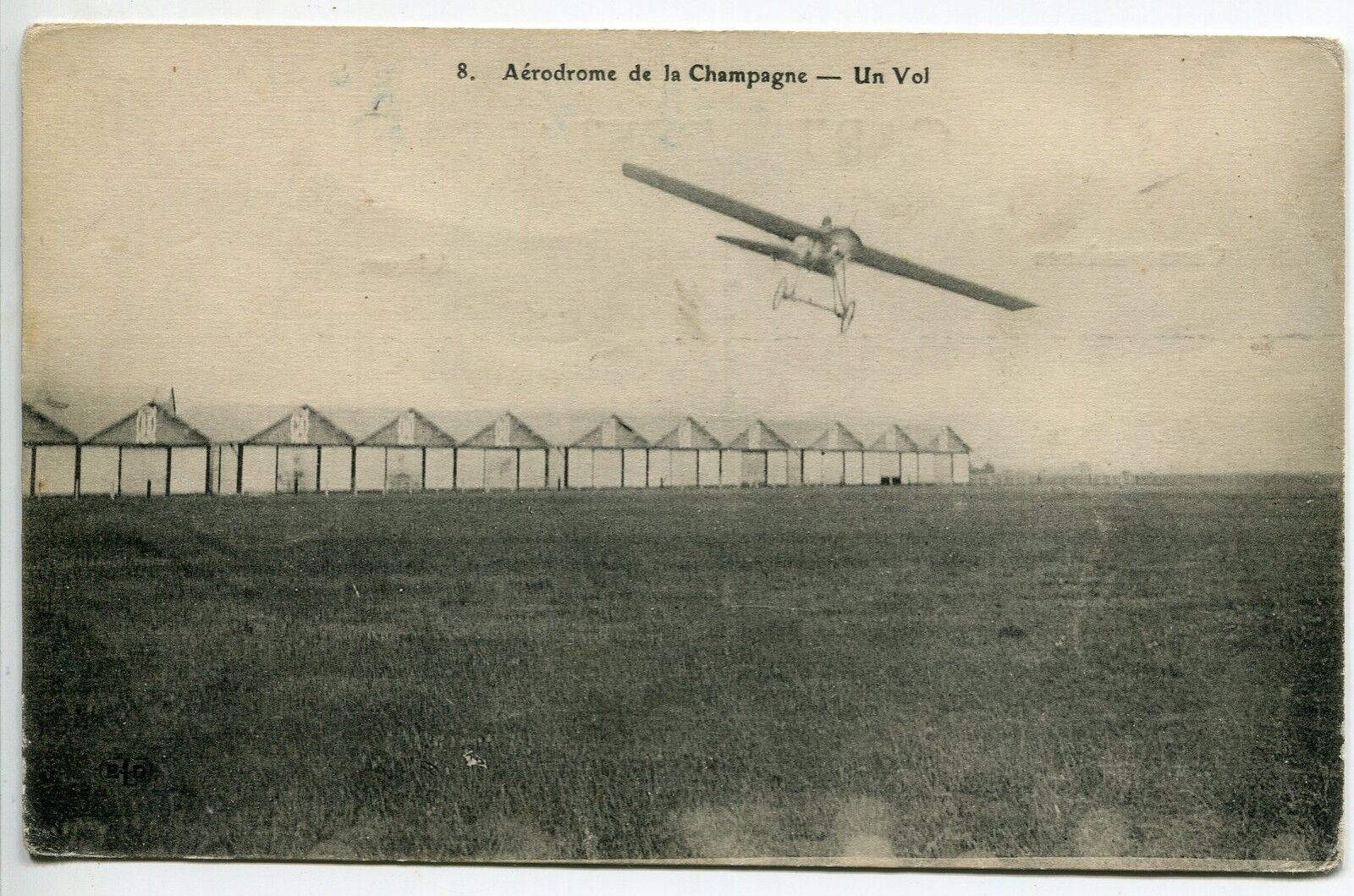 CARTE POSTALE AVIATION AERODROME DE LA CHAMPAGNE UN VOL 400785011469