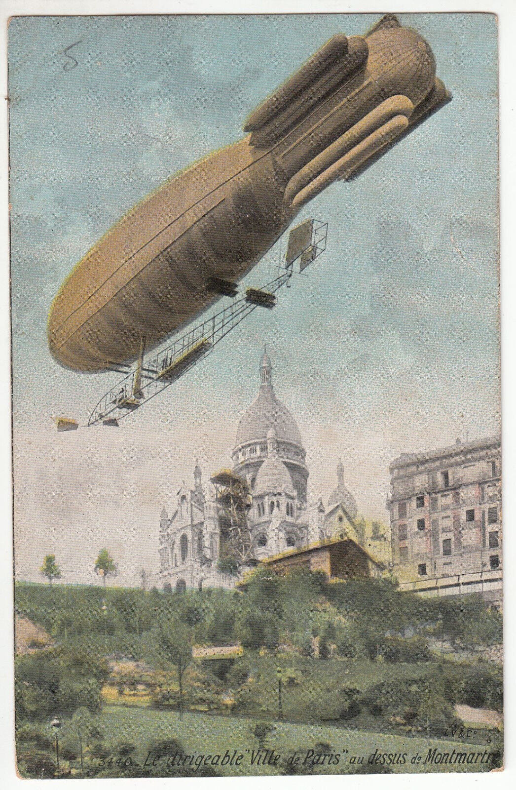 CARTE POSTALE AVIATION LE DIRIGEABLE VILLE DE PARIS AU DESSUS DE MONTMARTRE 401256056409