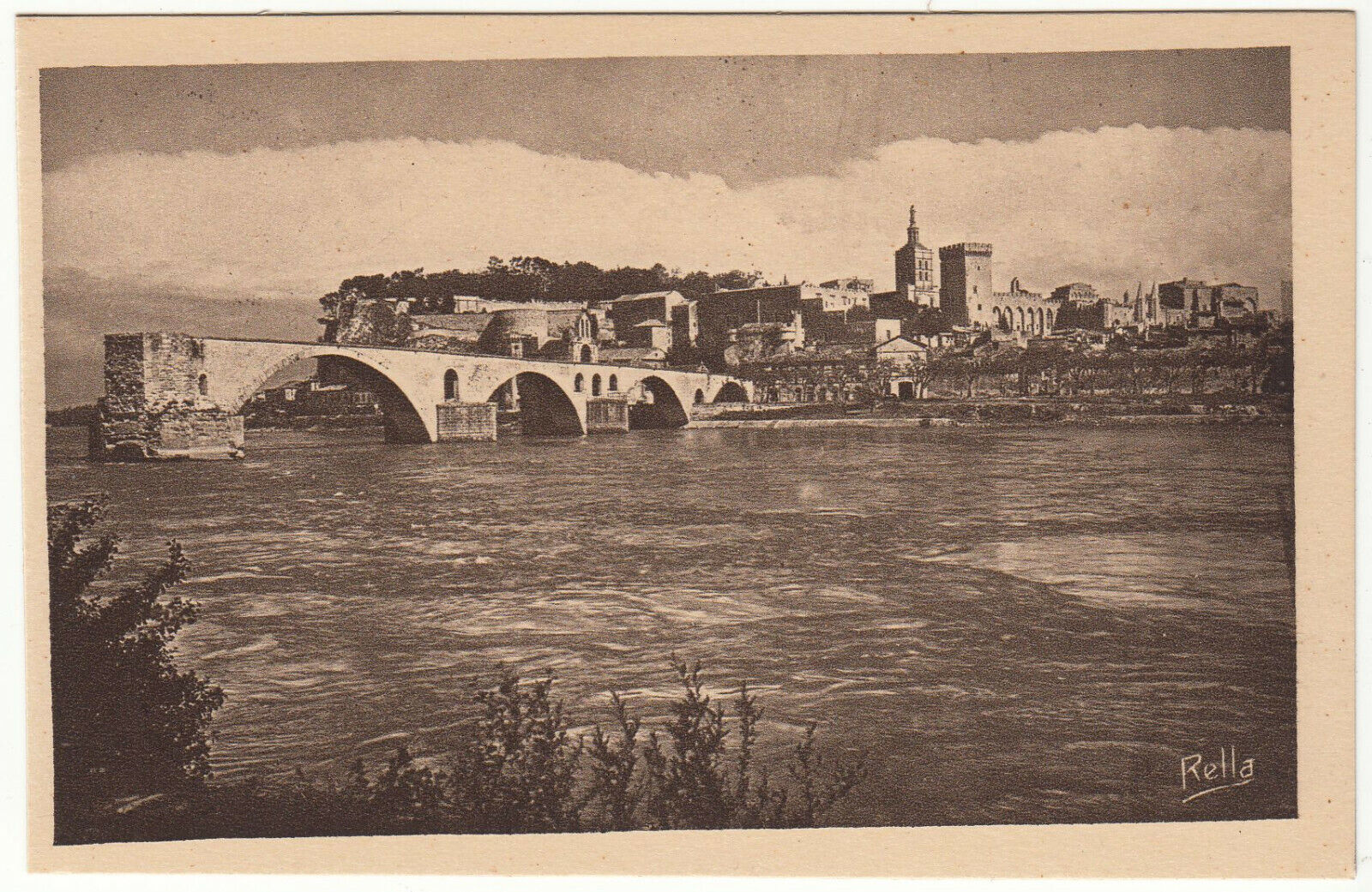 CARTE POSTALE AVIGNON PALAIS DES PAPES ROCHERS DES DOMS PONT SAINT BENEZET 124014532569