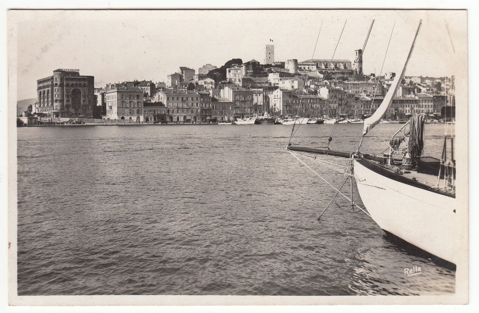 CARTE POSTALE CANNES LE PORT ET LE MONT CHEVALIER 401218892589