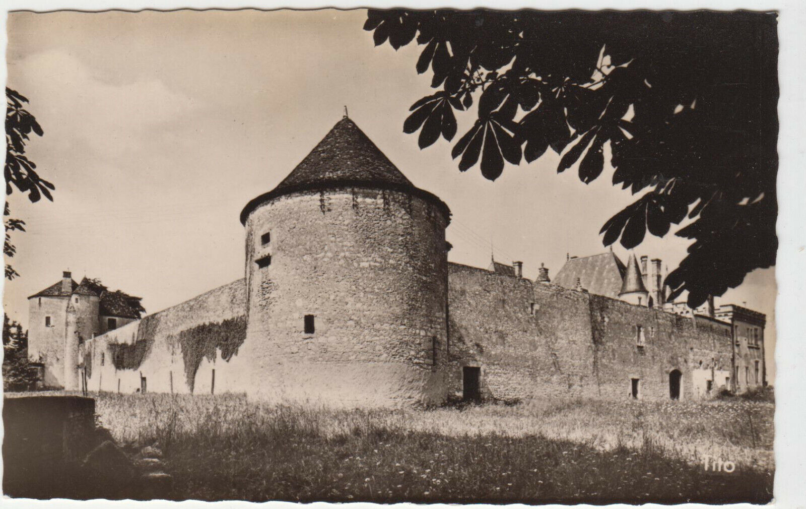 CARTE POSTALE CHATEAU DE MICHEL MONTAIGNE DORDOGNE ENCEINTE ET TOUR DU XIV 401908120109