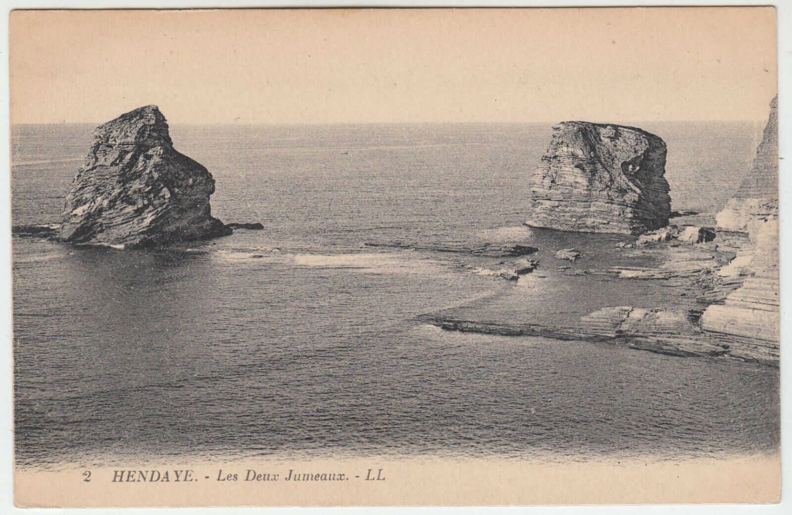 CARTE POSTALE HENDAYE LES DEUX JUMEAUX 402167995289