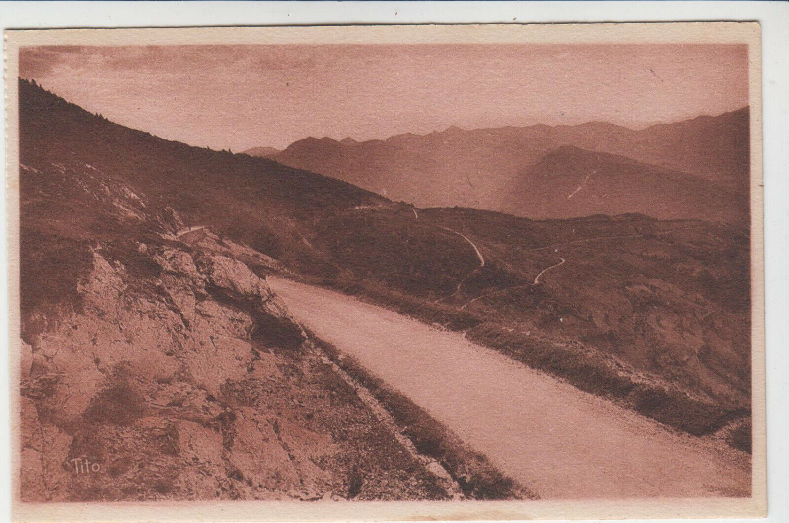 CARTE POSTALE LES PYRENEES LA DESENTE DU COL D ASPIN SUR ARREAU 401924560409