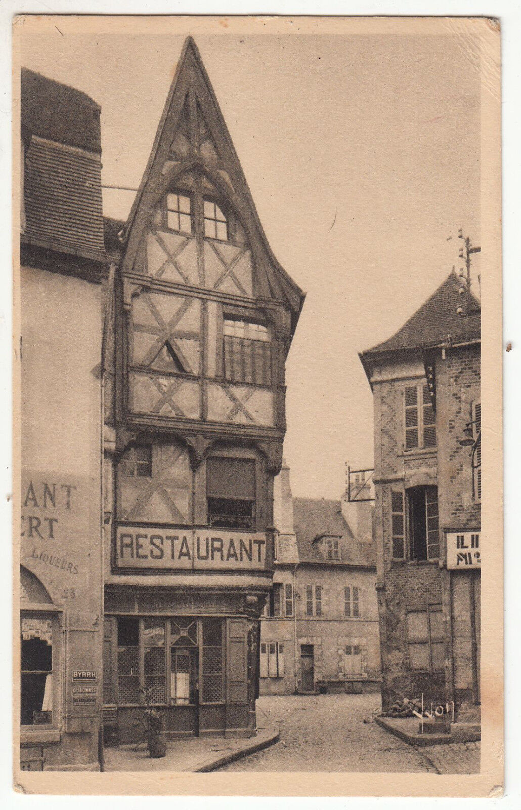 CARTE POSTALE MOULINS MAISON DU XII S 122655465669