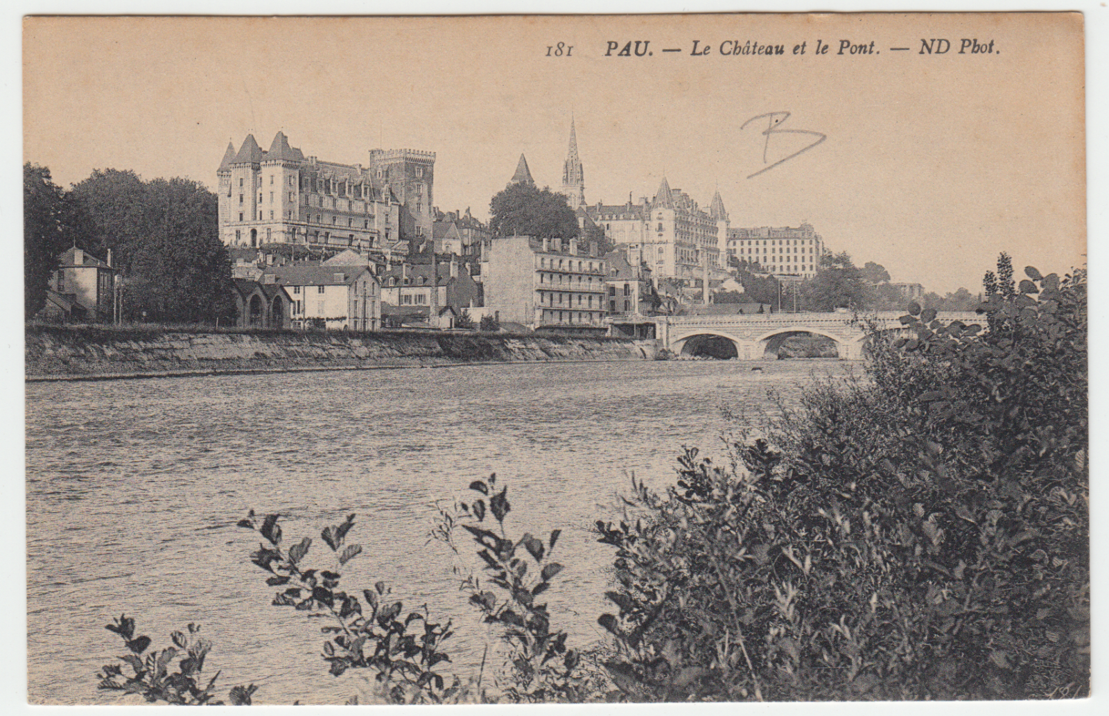 CARTE POSTALE PAU LE CHATEAU ET LE PONT 402784757589