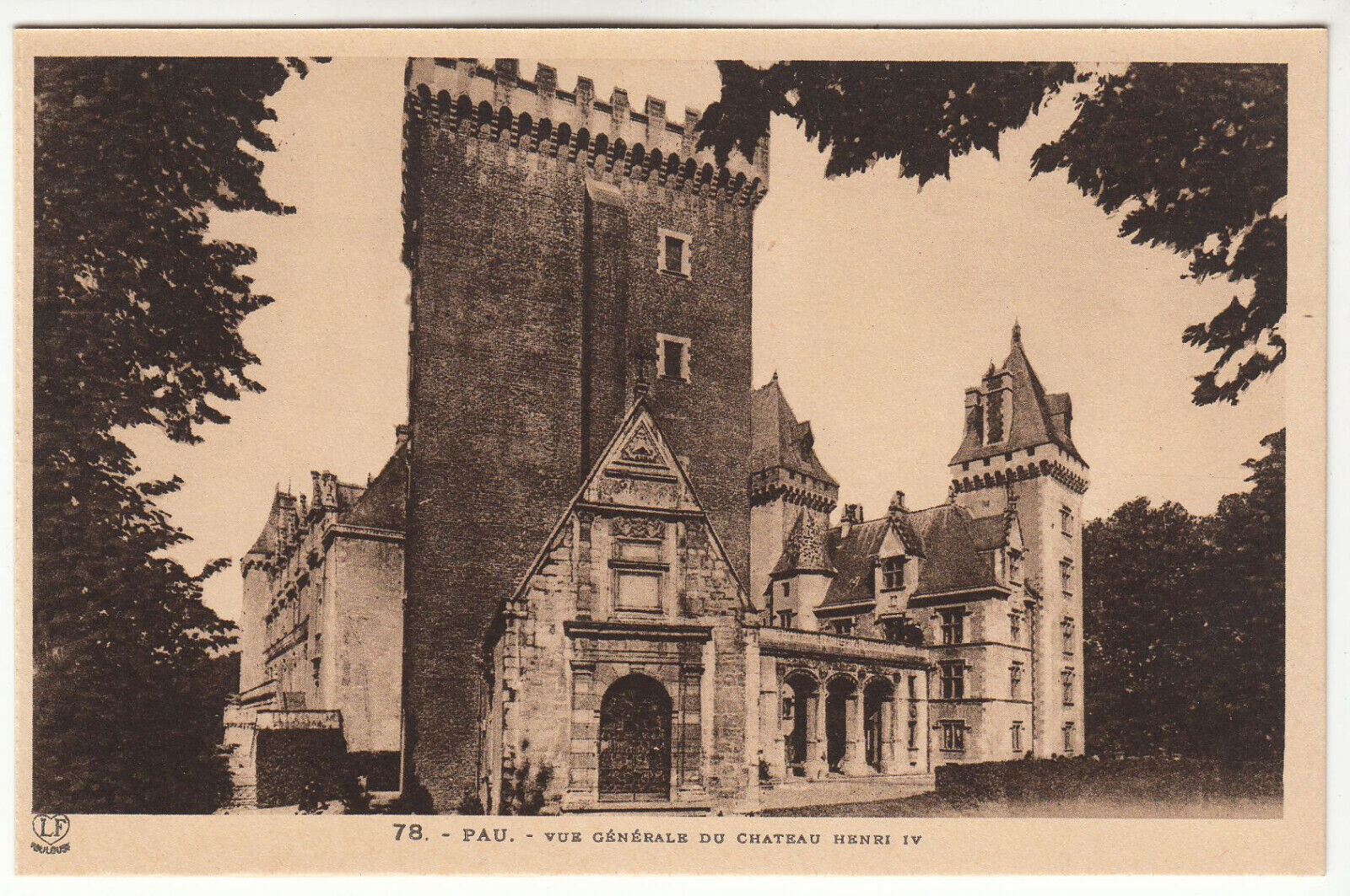 CARTE POSTALE PAU VUE GENERALE DU CHATEAU HENRI IV 401997847209