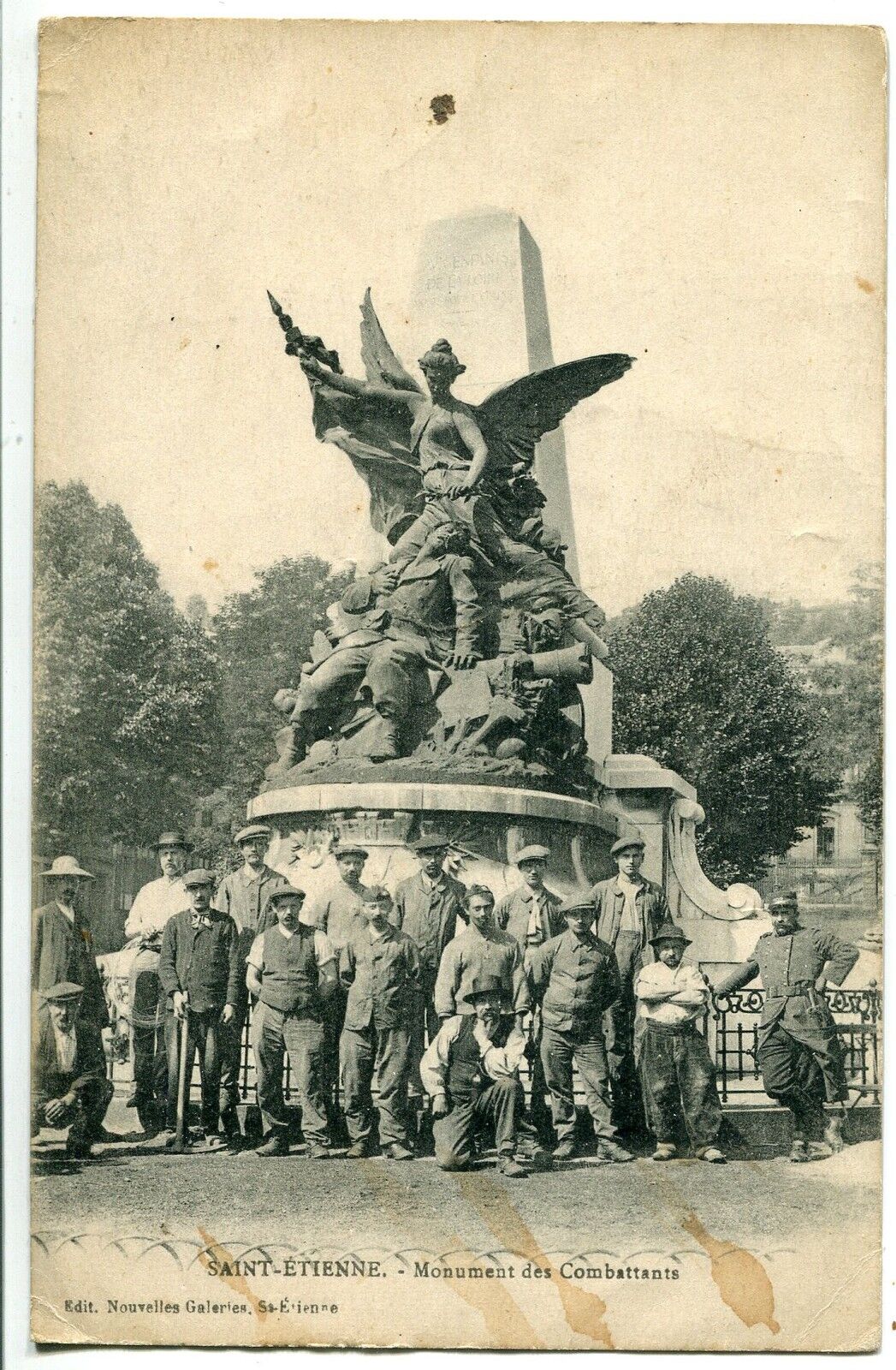 CARTE POSTALE SAINT ETIENNE MONUMENT DES COMBATANTS 1919 400786682549