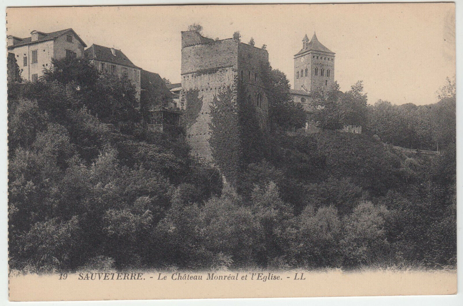 CARTE POSTALE SAUVETERRE LE CHATEAU MONREAL ET L EGLISE 124099184199