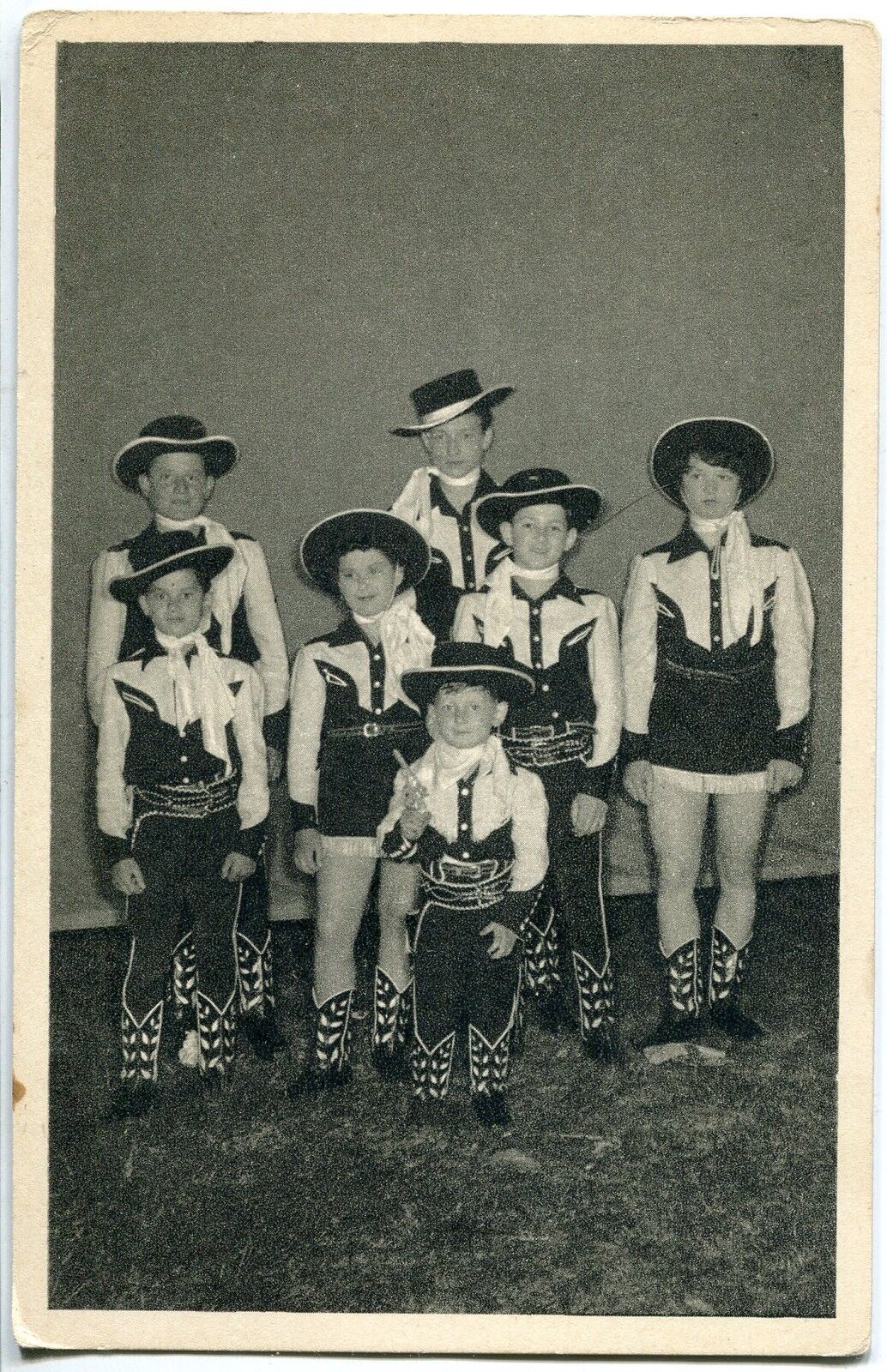 CARTE POSTALE SOUVENIR DU CIRQUE DES JUNIORS 400696428839